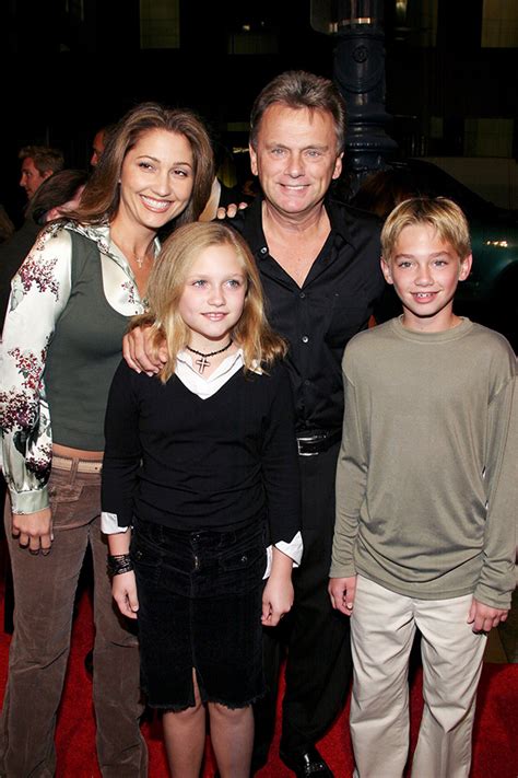 pat sajak daughter age|Meet Pat Sajaks daughter Maggie: 10 things you。